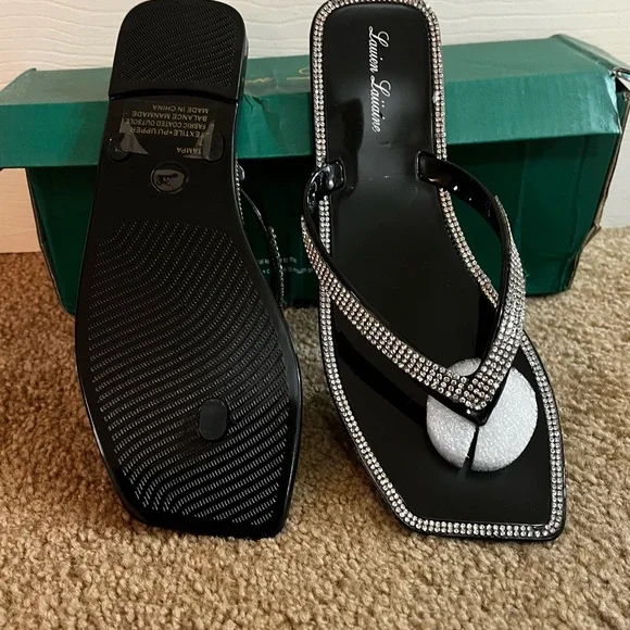 Lauren Lorraine/Tampa NWT Black and Silver Embellished sandals size 7 - Picture 5 of 5